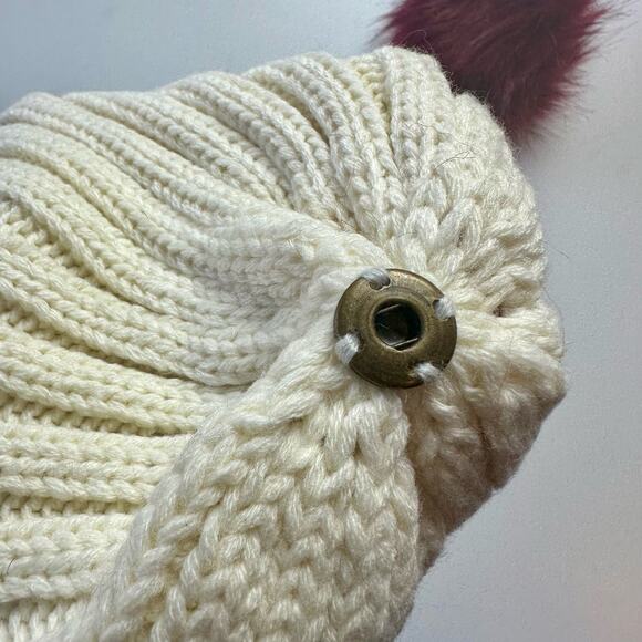 Curations Women's One Size Chunky Knit Beanie Interchangeable 2 Faux Fur Poms - Picture 4 of 6